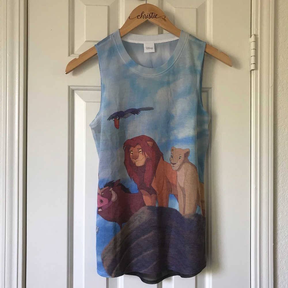 LAST CHANCE
🦁 NWOT The Lion King Pride Rock Wet Seal Tank 🦁